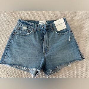 Abercombie high rise curve love mom short